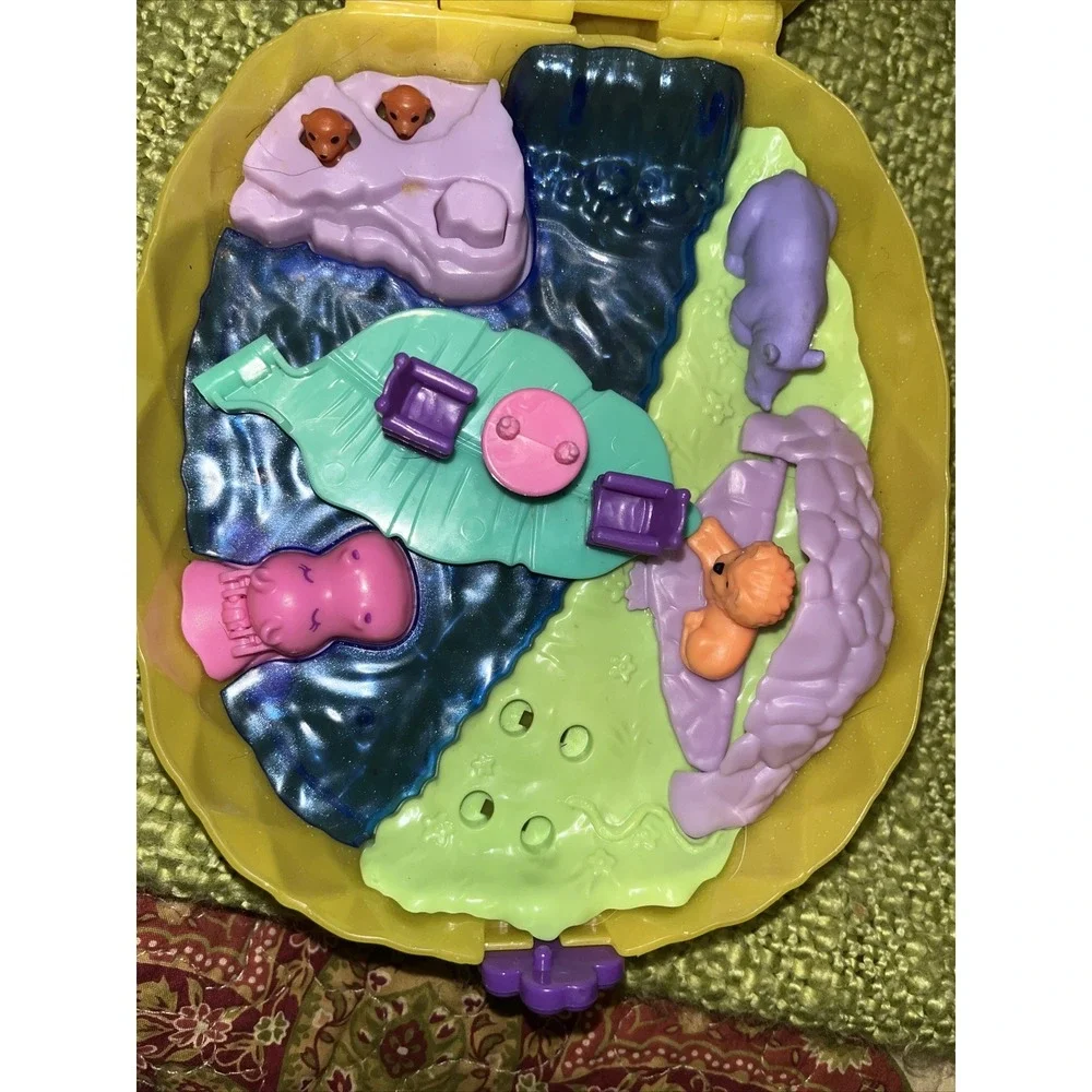 Polly Pocket Tropicool Pineapple‎ Wearable Purse Compact Multi